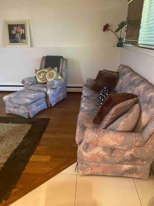 Beautiful Two Bedroom Apartment. YYC Kültér fotó